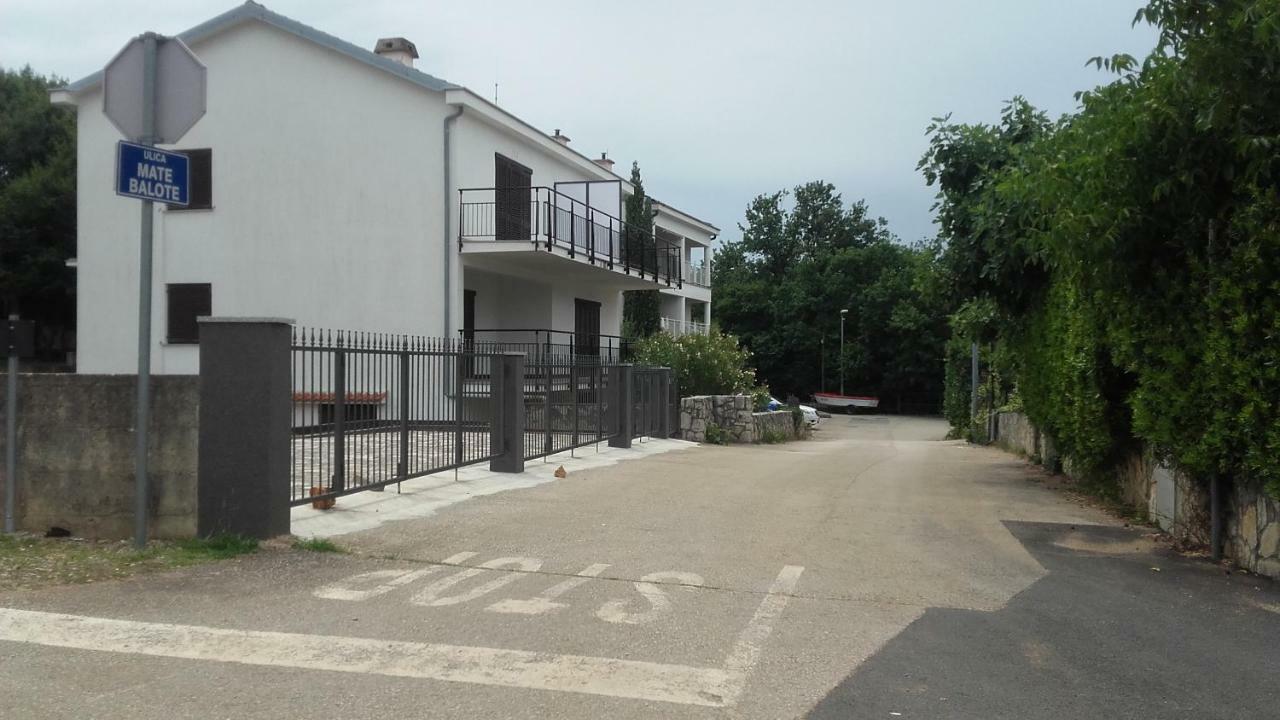 Studio Apartman Lady Apartment Njivice Exterior photo
