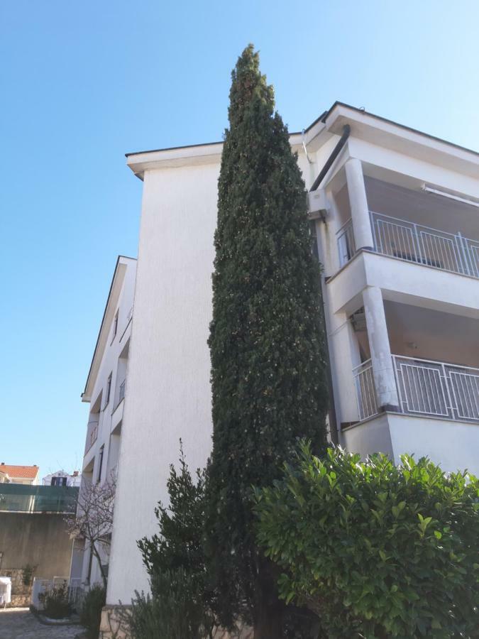 Studio Apartman Lady Apartment Njivice Exterior photo